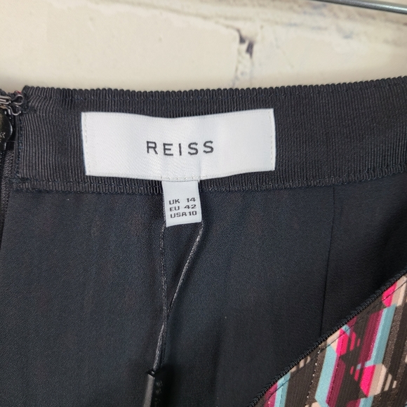 REISS Alani Geo Printed Mini Skirt - Picture 7 of 8